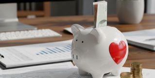 Darowizny, zbiórki publiczne i 1,5% podatku – Jak prawidłowo księgować przychody w organizacji pozarządowej?