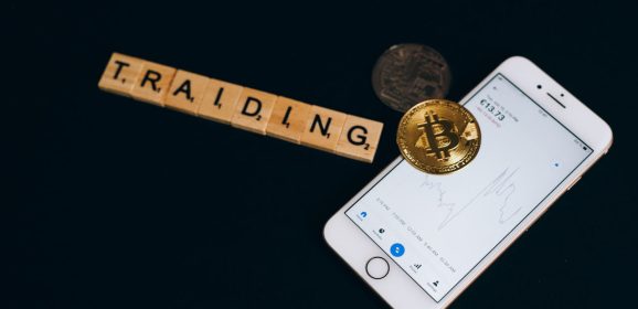 Rynki surowców (złoto, ropa, gaz) a rynek akcji